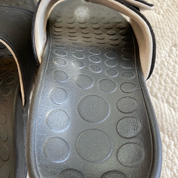 {Vionic} Black Kiwi Motion Control Slide Sandal - Picture 4 of 5
